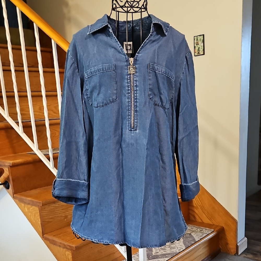👚Anne Klein Blue Chambray Shirt